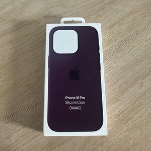 Apple iPhone 16 Pro MagSafe Silicone Case - Plum